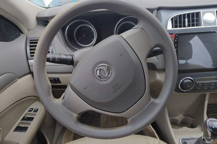 Used Dongfeng Aeolus A60 2014 1.6L Manual Luxury Model Steering Wheel