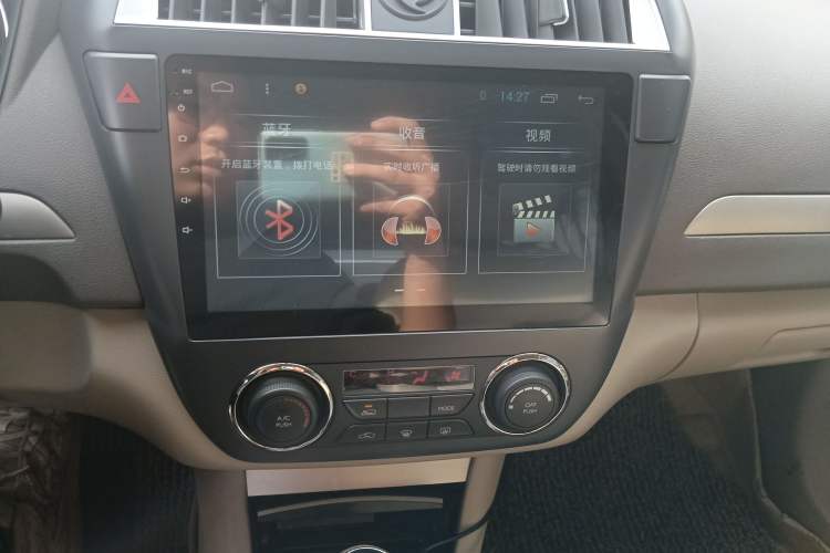 Used Dongfeng Aeolus A60 2014 1.6L Automatic Luxury Model Audio And AC Panel