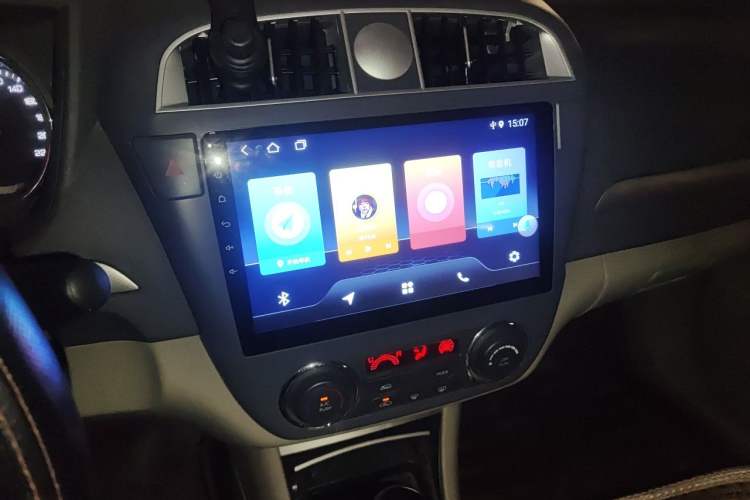 Used Dongfeng Aeolus A60 2014 1.6L Automatic Luxury Model Audio And AC Panel