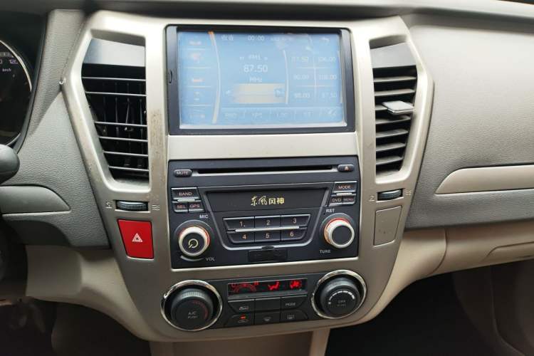 Used Dongfeng Aeolus A60 2014 1.6L Manual Luxury Model Audio And AC Panel