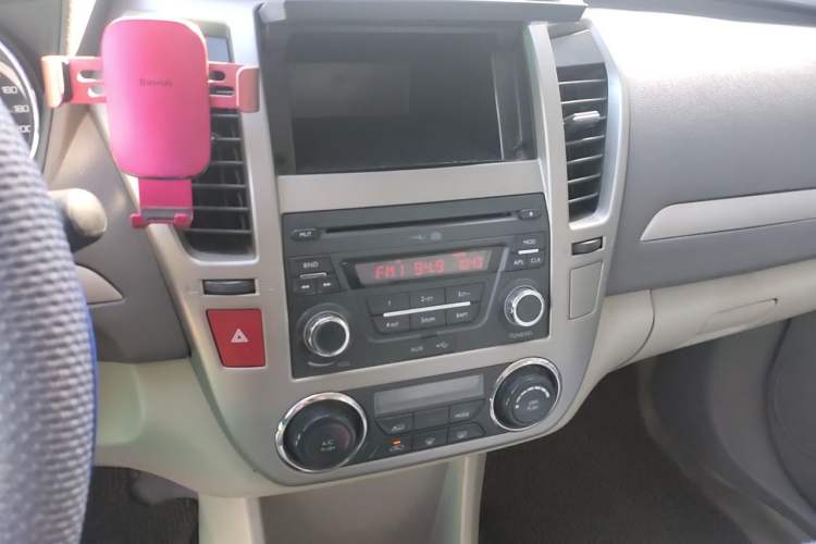 Used Dongfeng Aeolus A60 2014 1.6L Manual Luxury Model Audio And AC Panel