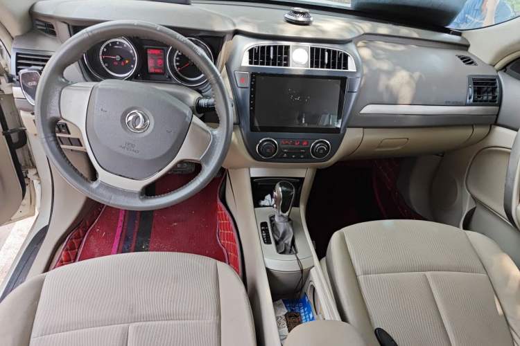 Used Dongfeng Aeolus A60 2014 1.6L Automatic Luxury Model Center Console