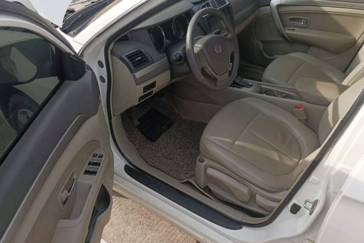 Used Dongfeng Aeolus A60 2014 1.6L Automatic Luxury Model Driver Seat