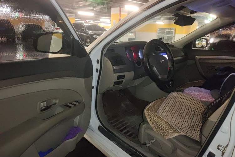 Used Dongfeng Aeolus A60 2014 1.6L Automatic Luxury Model Driver Seat