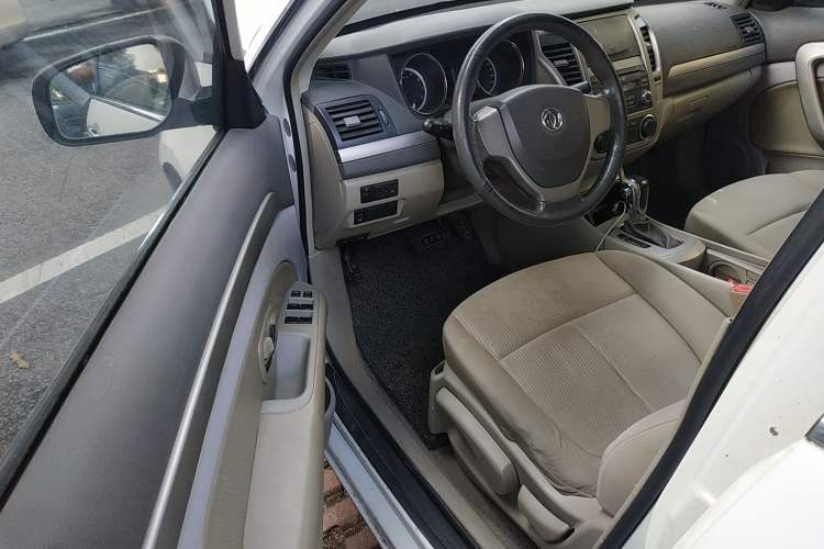 Used Dongfeng Aeolus A60 2014 1.6L Automatic Luxury Model Driver Seat