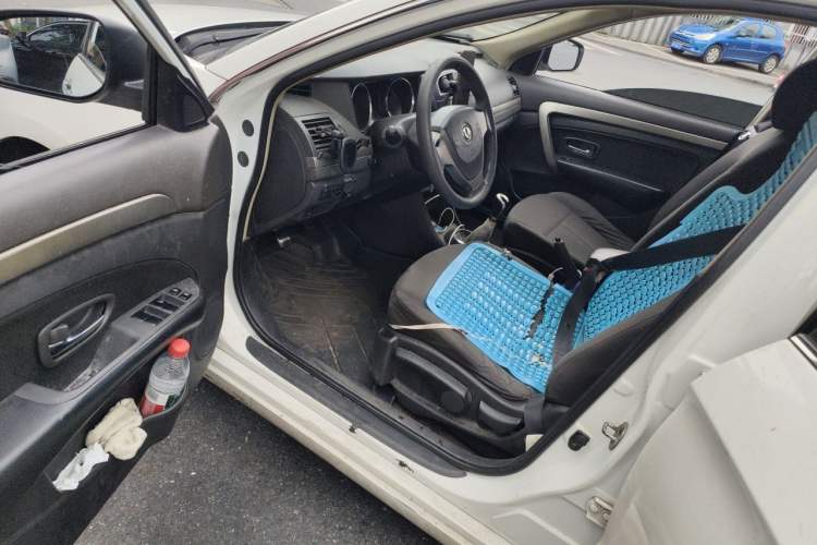 Used Dongfeng Aeolus A60 2014 1.6L Manual Smart-Drive Elite Version Driver Seat