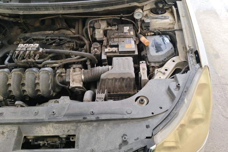 Used Dongfeng Aeolus A60 2014 1.6L Manual Smart-Drive Elite Version Engine Bay Left