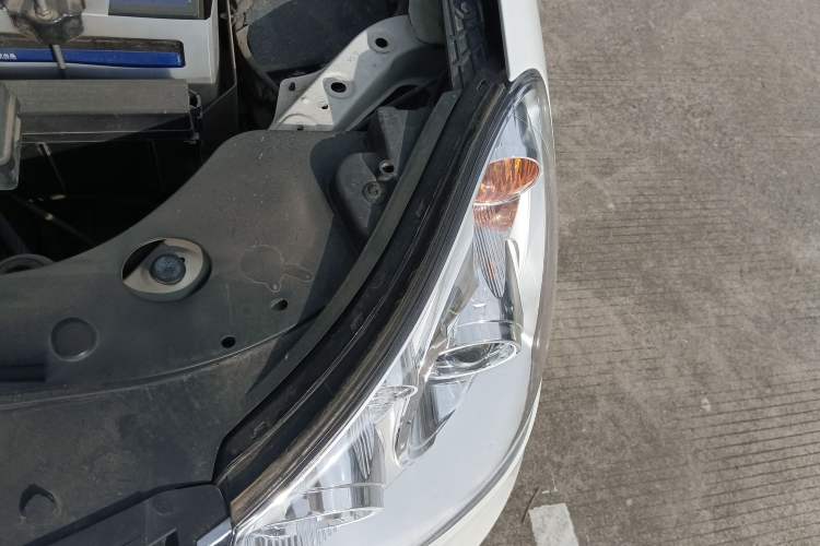 Used Dongfeng Aeolus A60 2014 1.6L Automatic Luxury Model Engine Bay Left