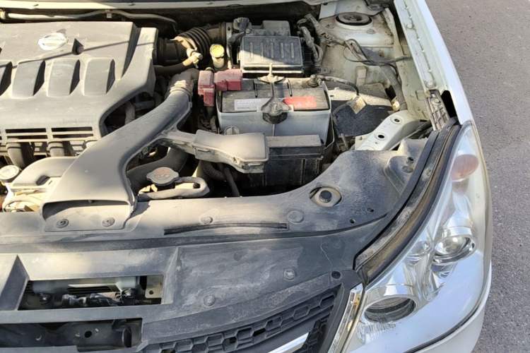 Used Dongfeng Aeolus A60 2014 1.6L Manual Luxury Model Engine Bay Left