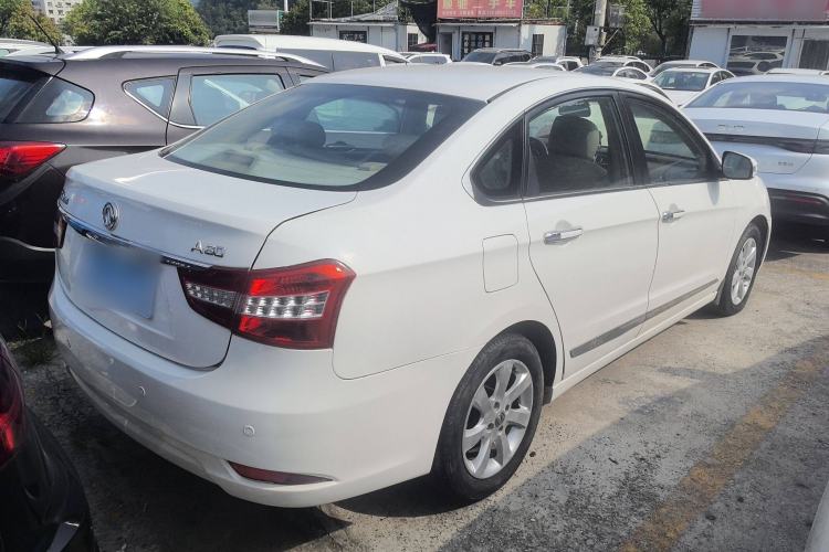 Used Dongfeng Aeolus A60 2014 1.6L Automatic Luxury Model Exterior 2