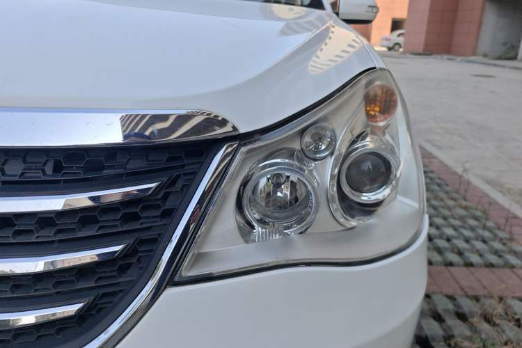 Used Dongfeng Aeolus A60 2014 1.6L Automatic Luxury Model Exterior 2