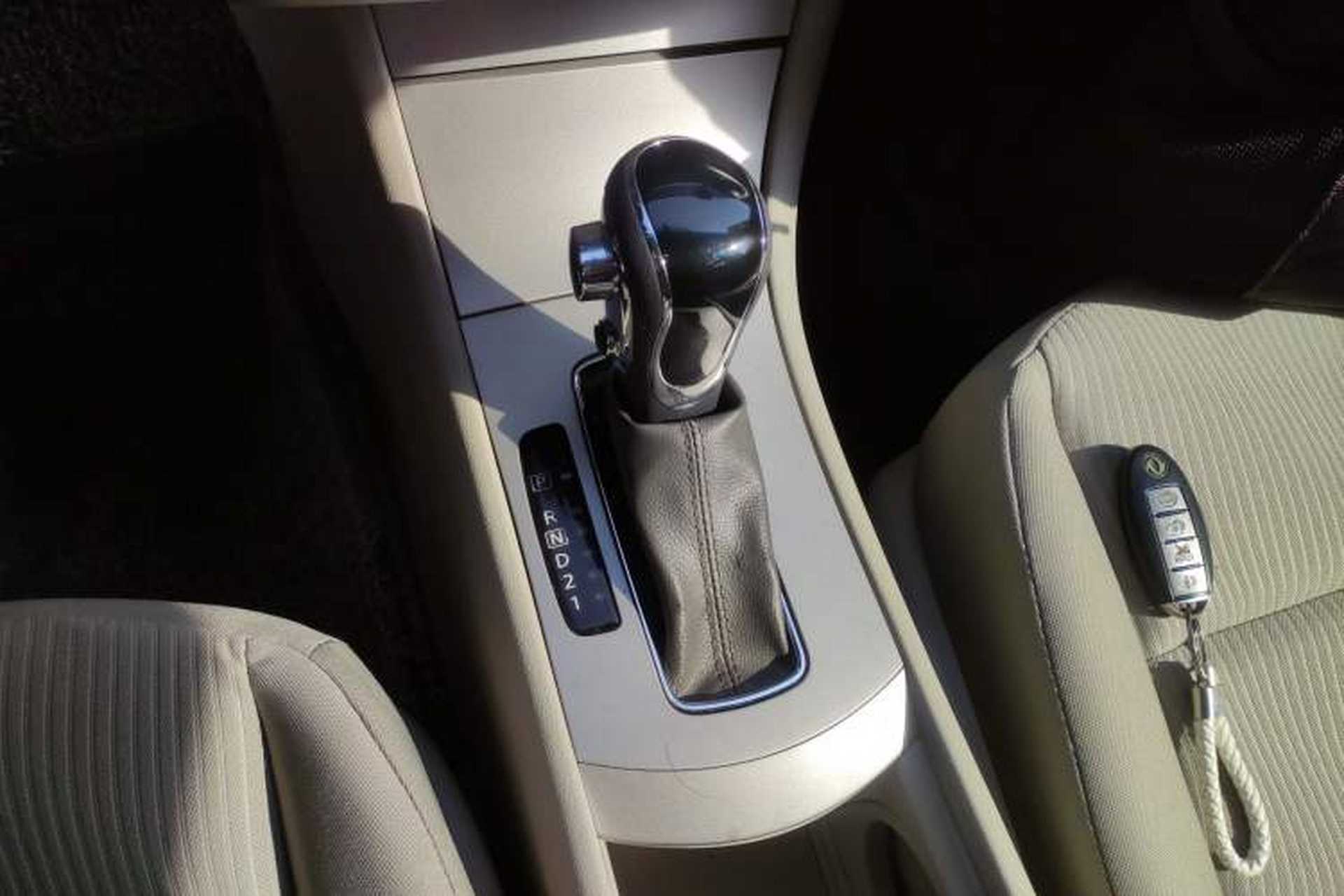 Used Dongfeng Aeolus A60 2014 1.6L Automatic Luxury Model Gear Lever
