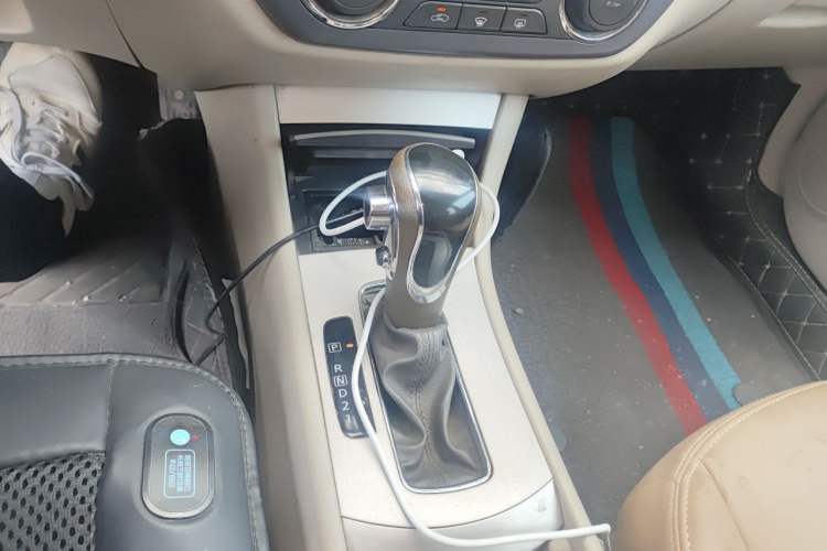 Used Dongfeng Aeolus A60 2014 1.6L Automatic Luxury Model Gear Lever