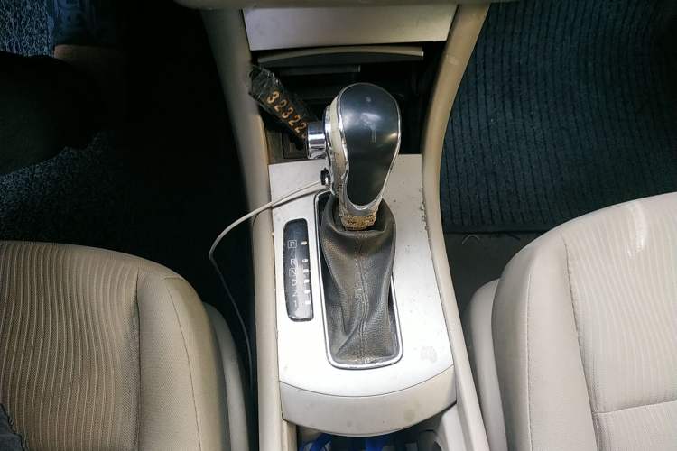 Used Dongfeng Aeolus A60 2014 1.6L Automatic Luxury Model Gear Lever