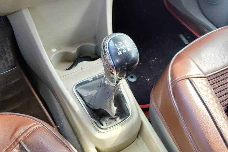 Used Dongfeng Aeolus A60 2014 1.6L Manual Luxury Model Gear Lever