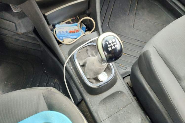 Used Dongfeng Aeolus A60 2014 1.6L Manual Smart-Drive Elite Version Gear Lever