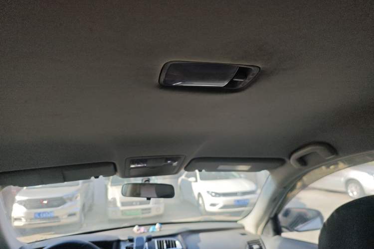 Used Dongfeng Aeolus A60 2014 1.6L Automatic Luxury Model Headliner