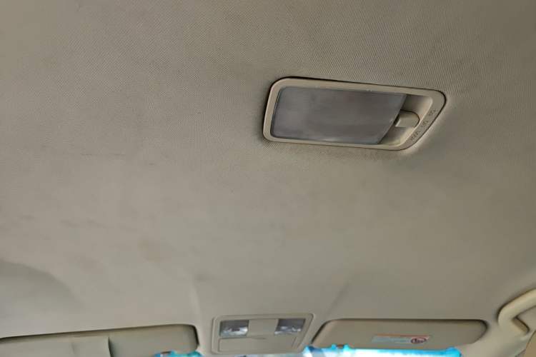 Used Dongfeng Aeolus A60 2014 1.6L Automatic Luxury Model Headliner