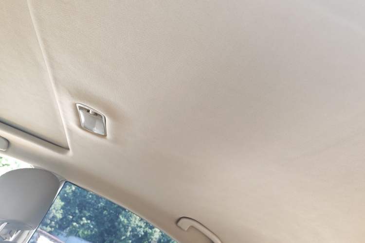 Used Dongfeng Aeolus A60 2014 1.6L Automatic Prestige Model Headliner