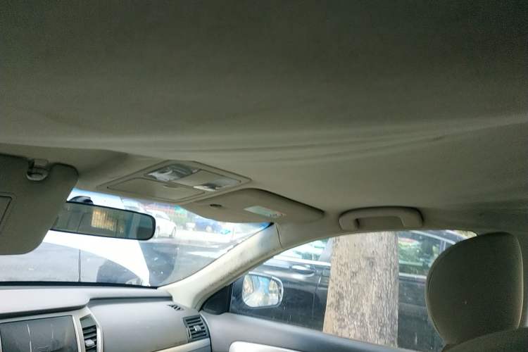 Used Dongfeng Aeolus A60 2014 1.6L Automatic Luxury Model Headliner