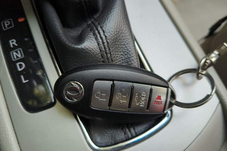 Used Dongfeng Aeolus A60 2014 1.6L Automatic Luxury Model Interior 1