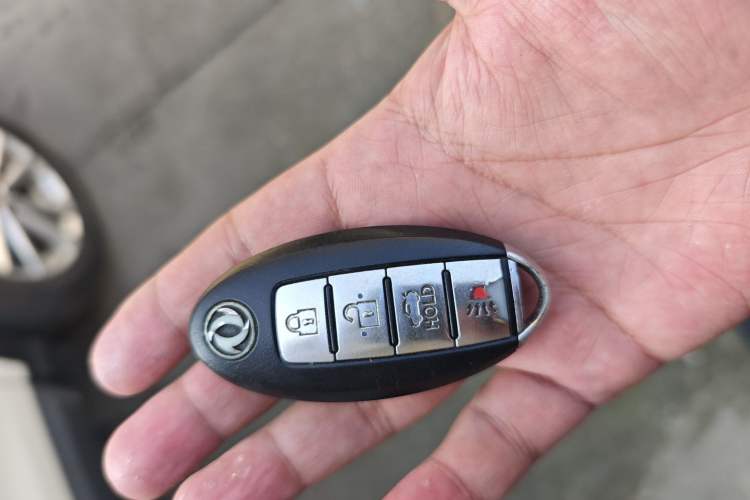 Used Dongfeng Aeolus A60 2014 1.6L Automatic Luxury Model Interior 1