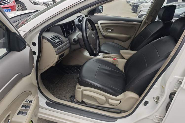 Used Dongfeng Aeolus A60 2014 1.6L Automatic Luxury Model Interior 2