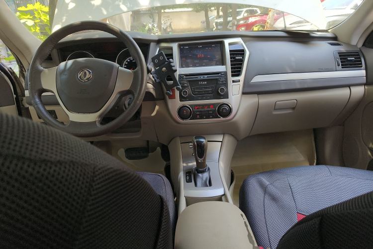 Used Dongfeng Aeolus A60 2014 1.6L Automatic Luxury Model Interior 2
