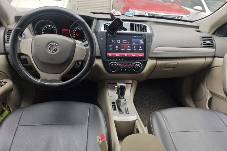 Used Dongfeng Aeolus A60 2014 1.6L Automatic Luxury Model Interior 3