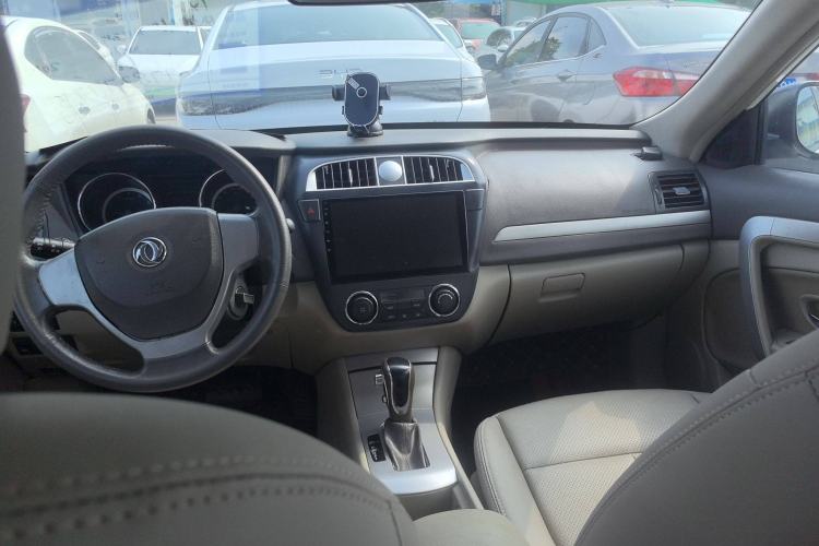 Used Dongfeng Aeolus A60 2014 1.6L Automatic Luxury Model Interior 3