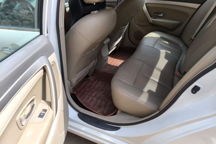 Used Dongfeng Aeolus A60 2014 1.6L Automatic Prestige Model Left Rear Seat