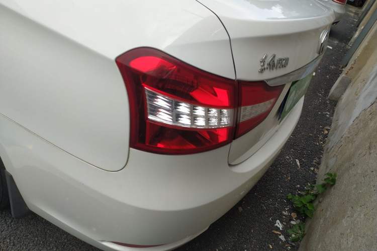 Used Dongfeng Aeolus A60 2014 1.5L Manual Elite Model Left Rear Taillight