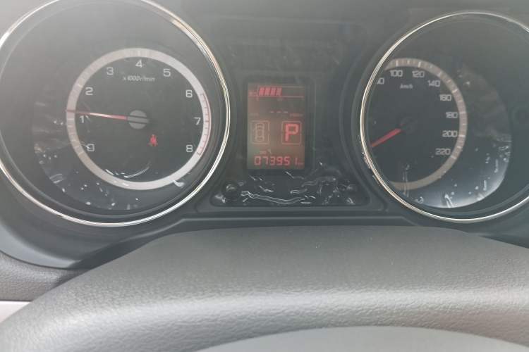 Used Dongfeng Aeolus A60 2014 1.6L Automatic Luxury Model Odometer Close Up