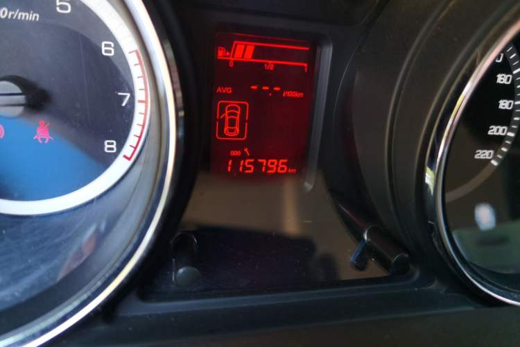 Used Dongfeng Aeolus A60 2014 1.6L Manual Luxury Model Odometer Close Up