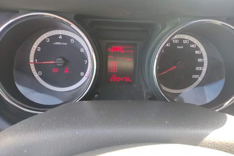 Used Dongfeng Aeolus A60 2014 1.6L Manual Luxury Model Odometer Close Up