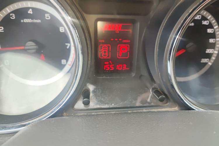 Used Dongfeng Aeolus A60 2014 1.6L Automatic Luxury Model Odometer Close Up