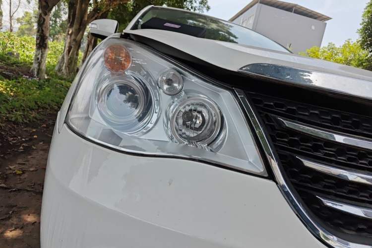 Used Dongfeng Aeolus A60 2014 1.6L Automatic Luxury Model Right Front Headlight