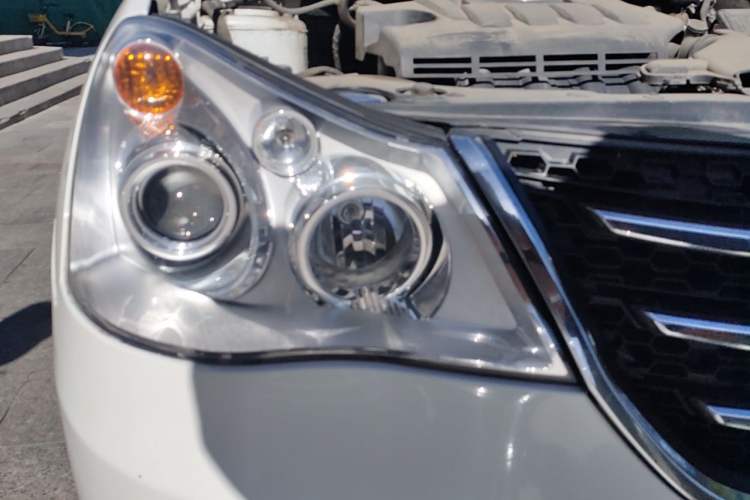 Used Dongfeng Aeolus A60 2014 1.6L Manual Luxury Model Right Front Headlight