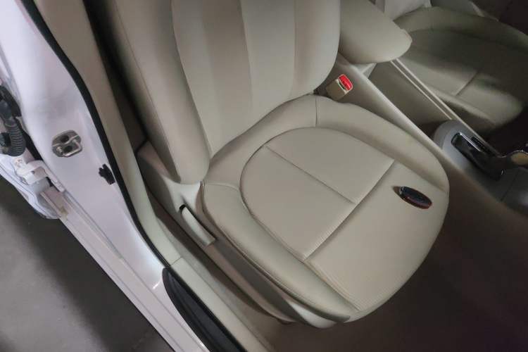 Used Dongfeng Aeolus A60 2014 1.6L Automatic Luxury Model Right Front Seat