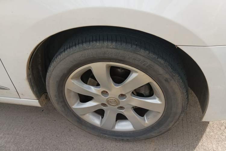 Used Dongfeng Aeolus A60 2014 1.6L Automatic Luxury Model Right Front Wheel Hub