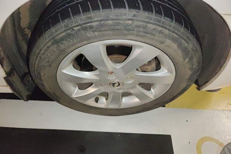 Used Dongfeng Aeolus A60 2014 1.6L Automatic Luxury Model Right Front Wheel Hub