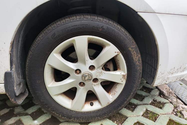 Used Dongfeng Aeolus A60 2014 1.6L Manual Luxury Model Right Front Wheel Hub