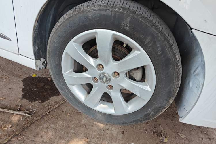 Used Dongfeng Aeolus A60 2014 1.6L Automatic Luxury Model Right Front Wheel Hub