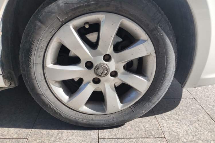 Used Dongfeng Aeolus A60 2014 1.6L Manual Luxury Model Right Front Wheel Hub