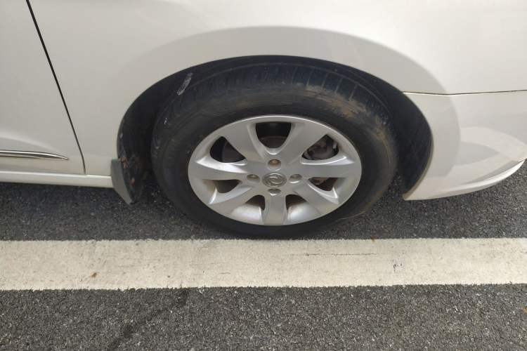 Used Dongfeng Aeolus A60 2014 1.5L Manual Elite Model Right Front Wheel Hub