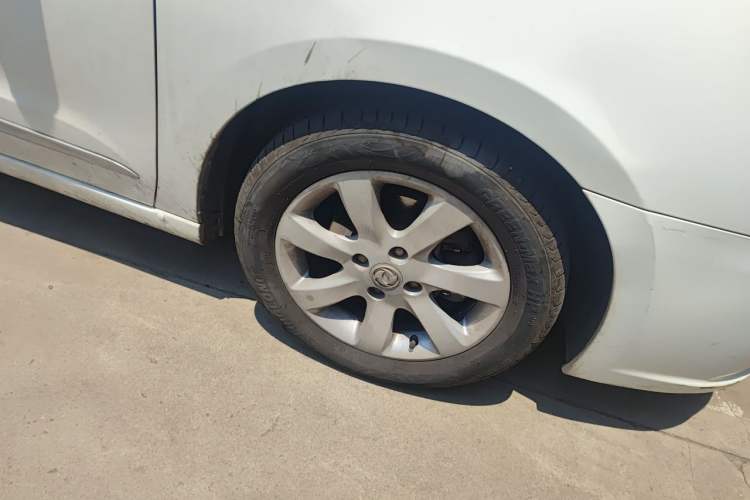 Used Dongfeng Aeolus A60 2014 1.6L Automatic Luxury Model Right Front Wheel Hub