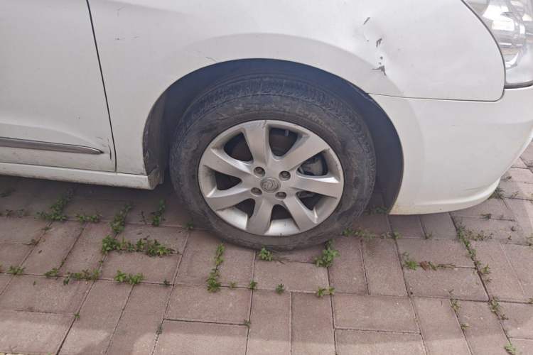 Used Dongfeng Aeolus A60 2014 1.6L Manual Luxury Model Right Front Wheel Hub