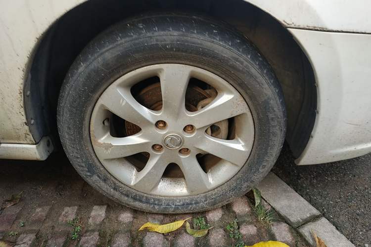 Used Dongfeng Aeolus A60 2014 1.6L Automatic Luxury Model Right Front Wheel Hub