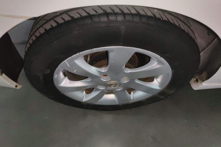 Used Dongfeng Aeolus A60 2014 1.6L Automatic Luxury Model Right Rear Wheel Hub
