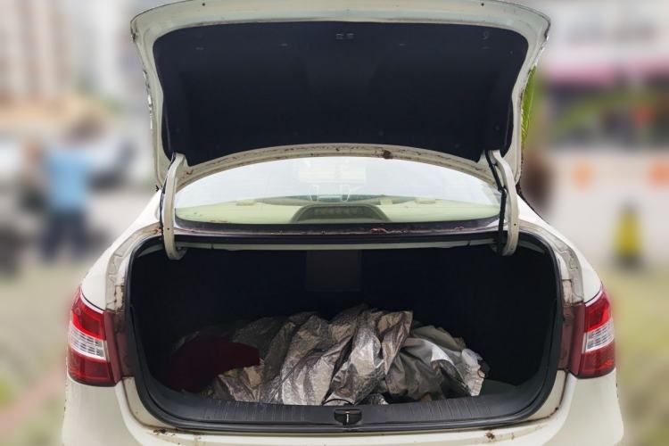 Used Dongfeng Aeolus A60 2014 1.6L Manual Luxury Model Trunk